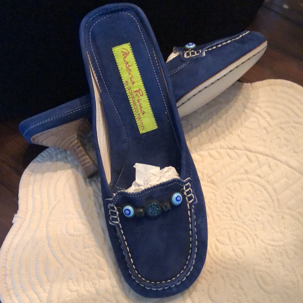 💙🇮🇹Geoffredo Fantini Blue suede crystal & bead embellished kitten heel slides